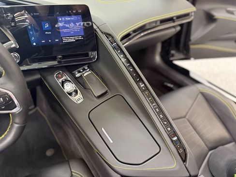 Used 2024 Chevrolet Corvette Stingray Premium Conv w/ Z51 Performance Package RWD image 19