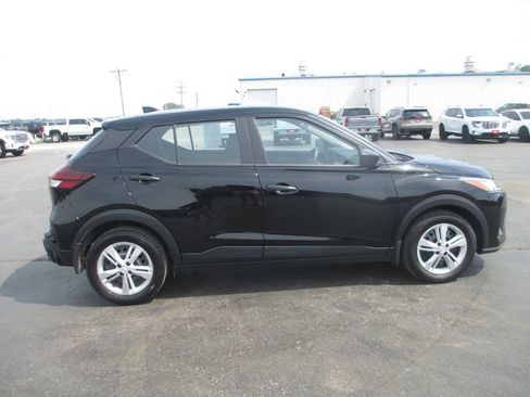 Used 2023 Nissan Kicks S FWD image 5