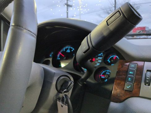 Used 2012 Chevrolet Tahoe LT w/ Luxury Package image 23