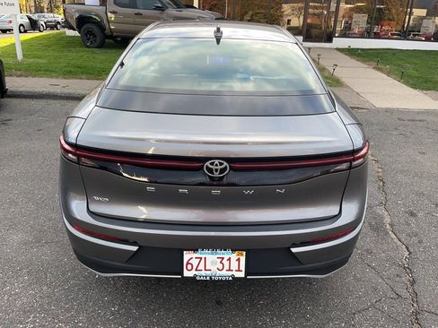 New 2023 Toyota Crown XLE image 7