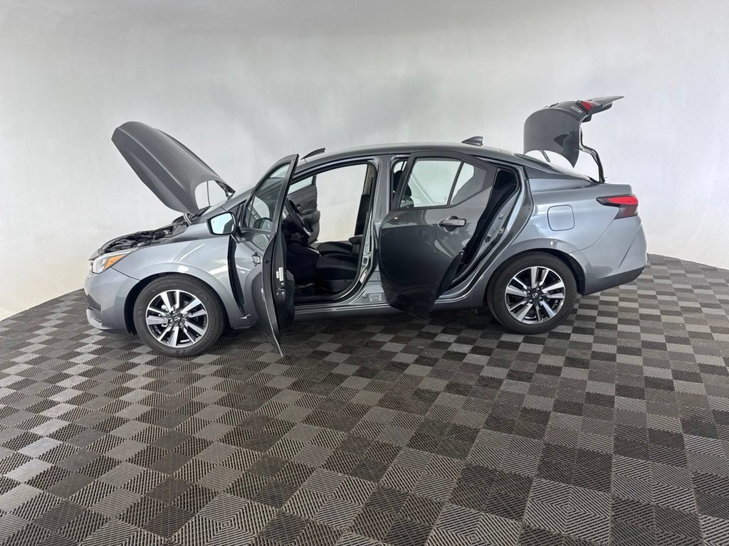 Used 2025 Nissan Versa SV FWD image 10
