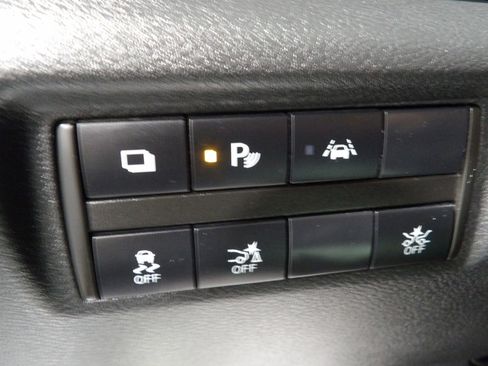 Used 2020 Nissan Versa S image 17