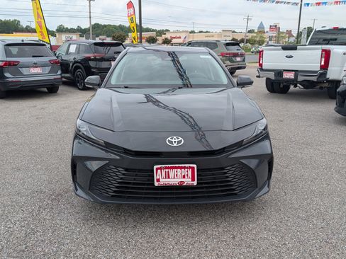 Used 2026 Toyota Camry LE FWD image 8