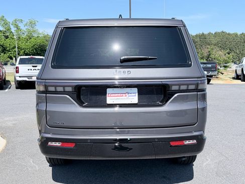 New 2026 Jeep Grand Wagoneer Limited AWD/4WD image 8