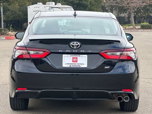 Used 2024 Toyota Camry SE image 5