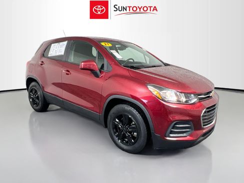 Used 2021 Chevrolet Trax LS w/ Tint and Cruise Package image 1