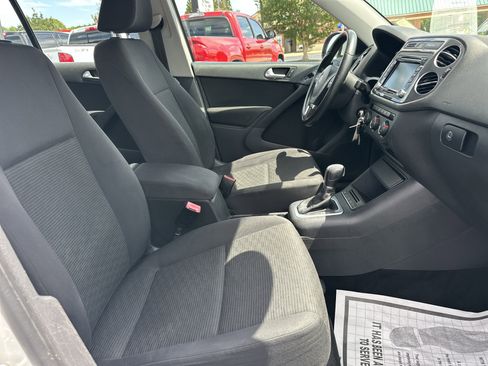 Used 2015 Volkswagen Tiguan SE FWD image 14