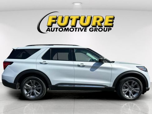 Certified 2025 Ford Explorer Active w/ Active Comfort Package AWD/4WD image 2