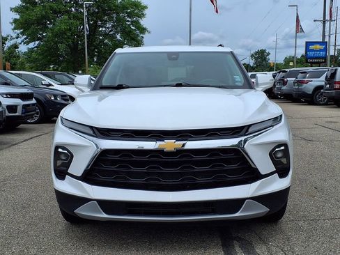 Used 2023 Chevrolet Blazer LT FWD image 2