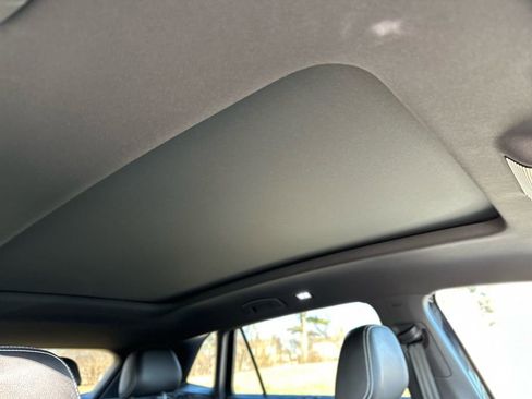 Used 2024 Volkswagen Atlas Cross Sport SE w/ Panoramic Sunroof Package image 27