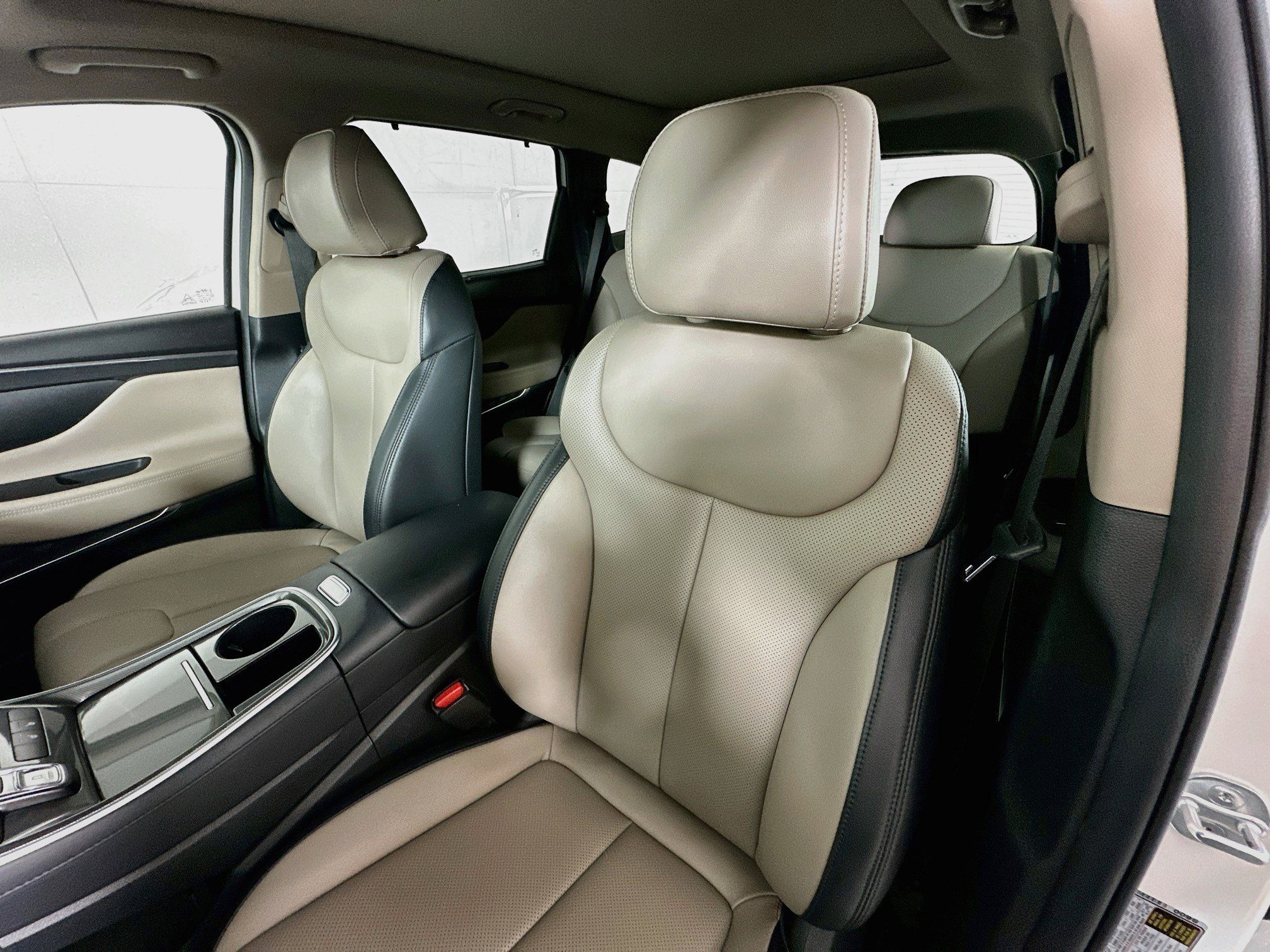 Certified 2023 Hyundai Santa Fe SEL w/ Premium Package AWD/4WD image 20