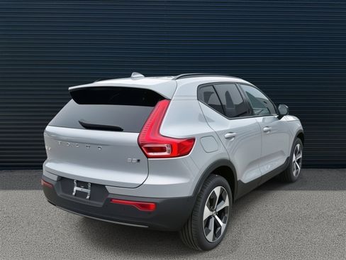 Certified 2026 Volvo XC40 B5 Plus w/ Climate Package image 3