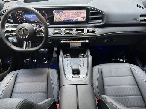 New 2026 Mercedes-Benz GLS 580 4MATIC image 12