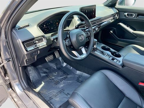 Used 2025 Honda Civic Sport Touring image 9