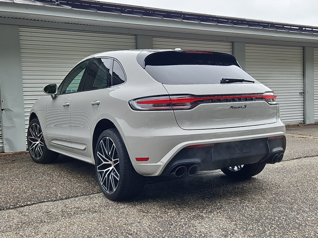 Used 2023 Porsche Macan S AWD/4WD image 3