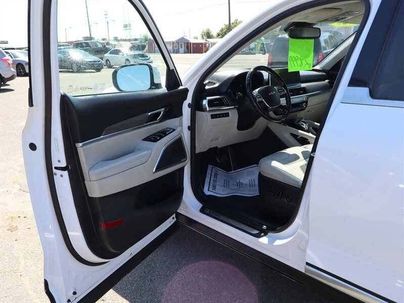 Used 2022 Kia Telluride SX w/ SX Prestige Package AWD/4WD image 17
