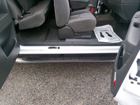 Used 2007 Chevrolet Silverado 1500 LT w/ Extended Cab Value Package AWD/4WD image 24