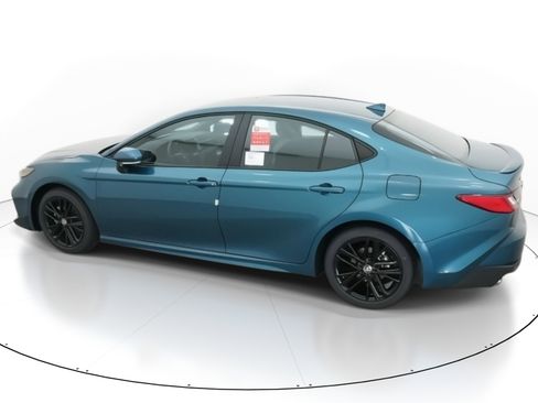 New 2026 Toyota Camry SE image 4