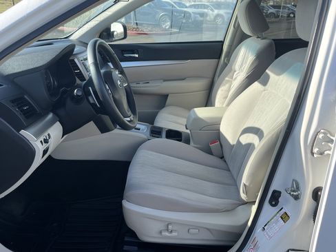 Used 2013 Subaru Outback 2.5i Premium w/ All-Weather Pkg image 10