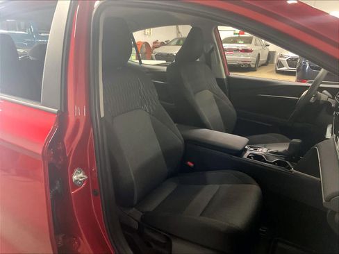 Used 2026 Toyota Camry LE w/ Convenience Package image 10