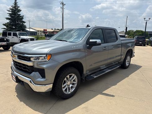 Used 2023 Chevrolet Silverado 1500 LT image 1