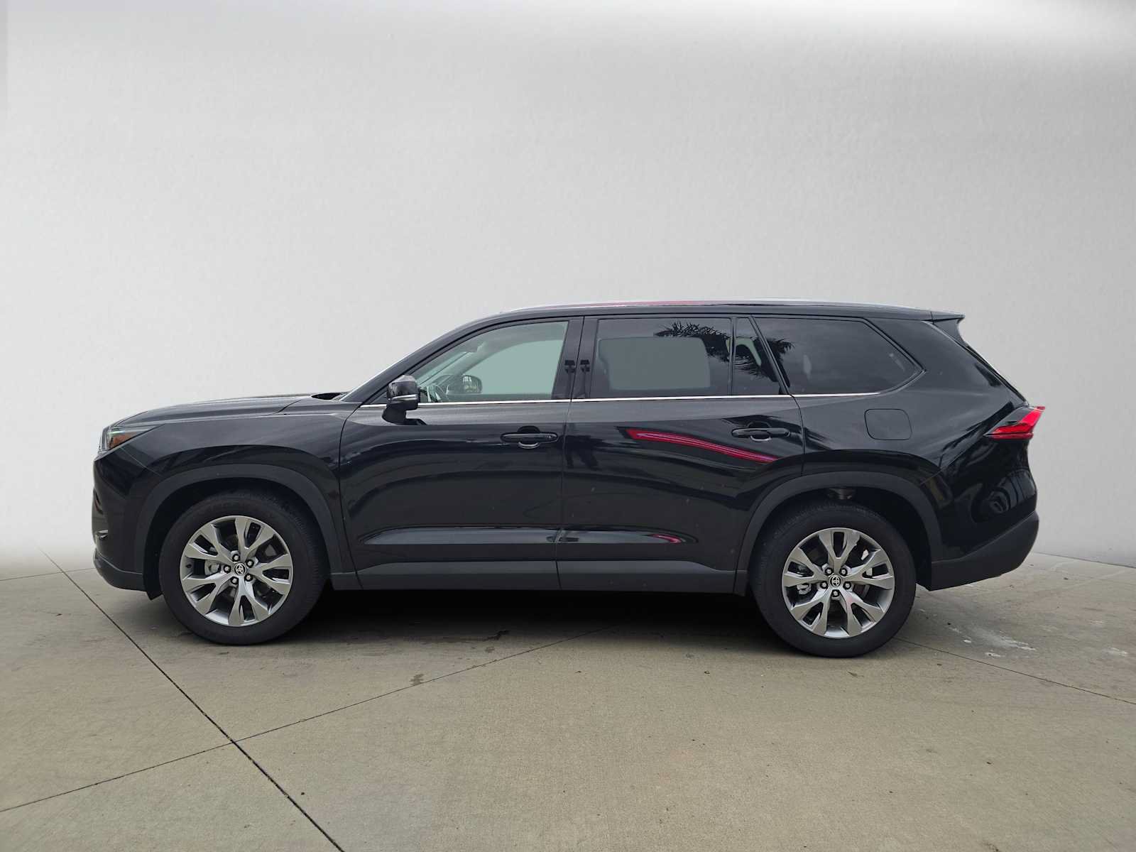 Certified 2024 Toyota Grand Highlander AWD image 6