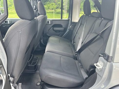 Used 2023 Jeep Wrangler Unlimited w/ Sun & Screen Package AWD/4WD image 22