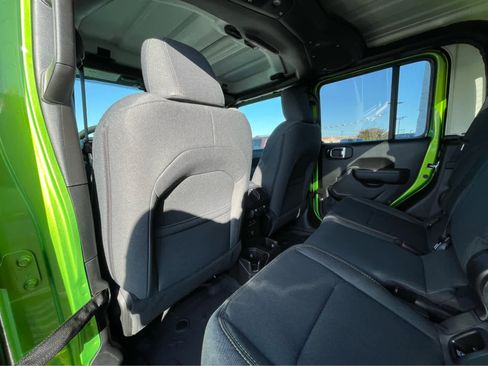 New 2025 Jeep Gladiator Sport image 24