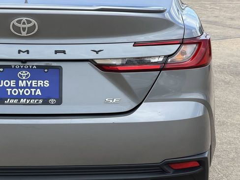 Used 2025 Toyota Camry SE FWD image 9