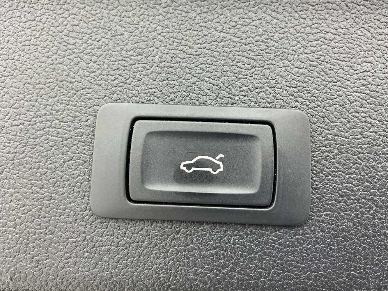 Used 2016 Audi A4 Premium Plus w/ Technology Package AWD/4WD image 46