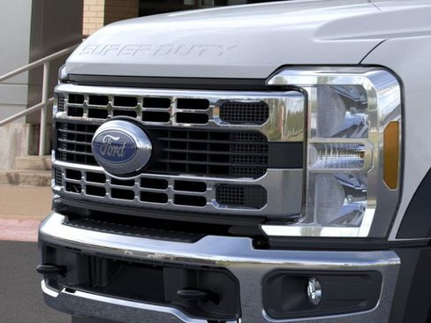 New 2025 Ford F550 4x4 Regular Cab Super Duty w/ XL Chrome Package image 19