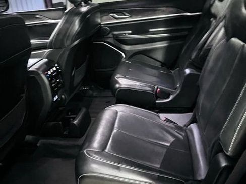 Used 2021 Jeep Grand Cherokee L Limited AWD/4WD image 14