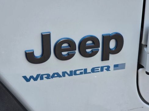 Used 2024 Jeep Wrangler Unlimited Rubicon 4xe AWD/4WD image 10