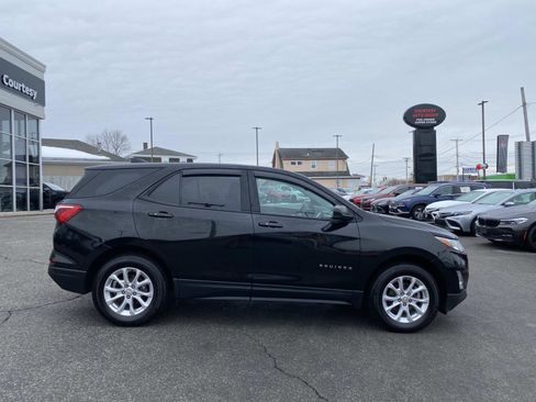 Used 2019 Chevrolet Equinox LS w/ LS Convenience Package image 8