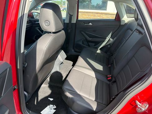 Used 2024 Volkswagen Jetta SE w/ Panoramic Sunroof Package FWD image 6