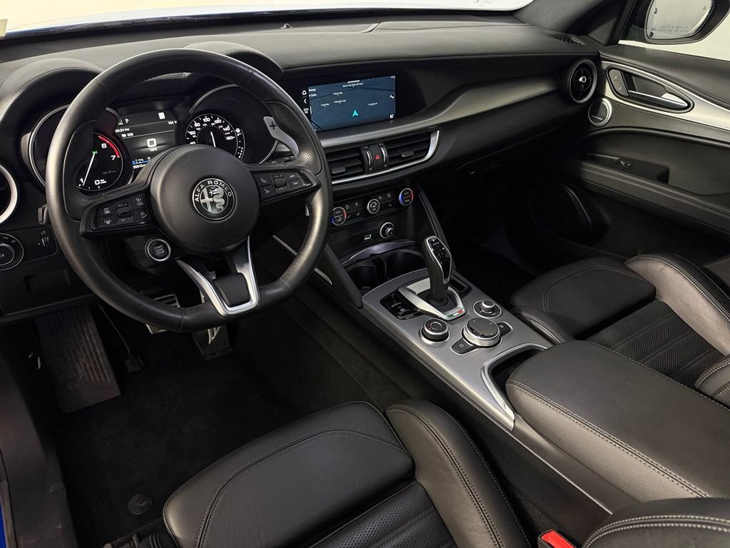 Used 2023 Alfa Romeo Stelvio Veloce AWD/4WD image 14