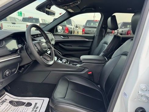 New 2026 Jeep Grand Cherokee Limited AWD/4WD image 9