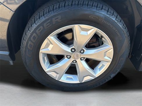 Used 2014 Subaru Forester 2.5i Touring w/ Popular Package #2 image 3