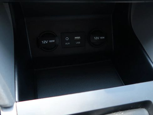 Used 2019 Hyundai Elantra SEL image 32