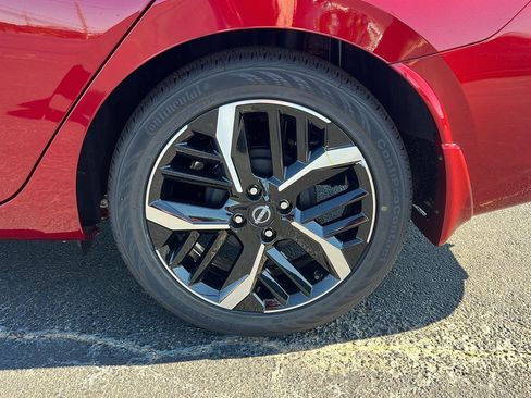 New 2025 Nissan Versa SR w/ Trunk Package image 9