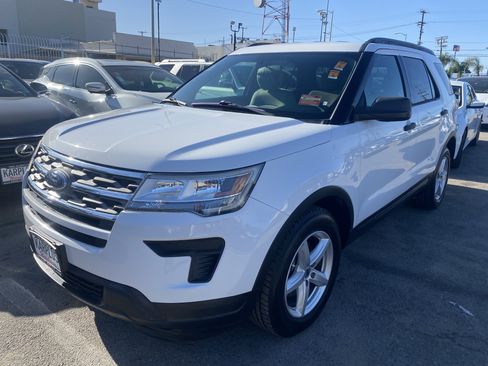 Used 2018 Ford Explorer FWD image 2