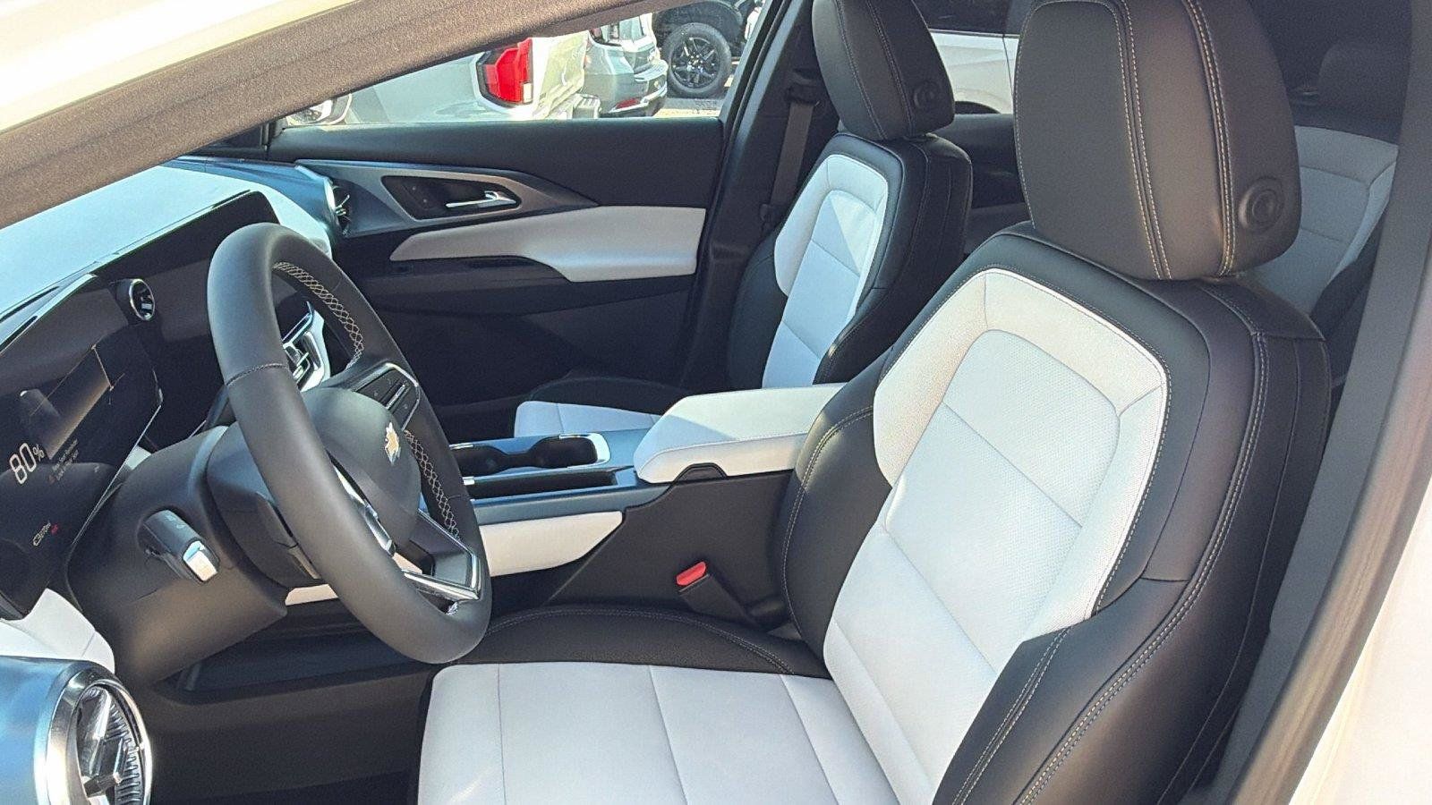 New 2026 Chevrolet Equinox EV LT FWD image 4