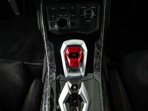 Used 2018 Lamborghini Huracan Performante image 20