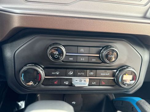 Used 2023 Ford Bronco Outer Banks AWD/4WD image 16