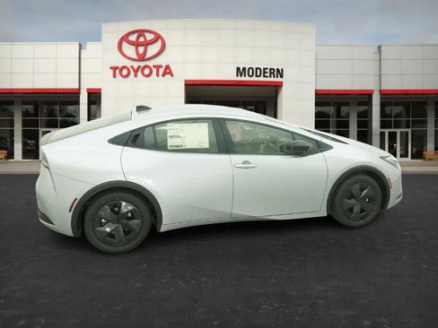 New 2026 Toyota Prius LE image 24