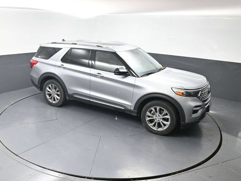 Used 2022 Ford Explorer Limited w/ Equipment Group 301A AWD/4WD image 44