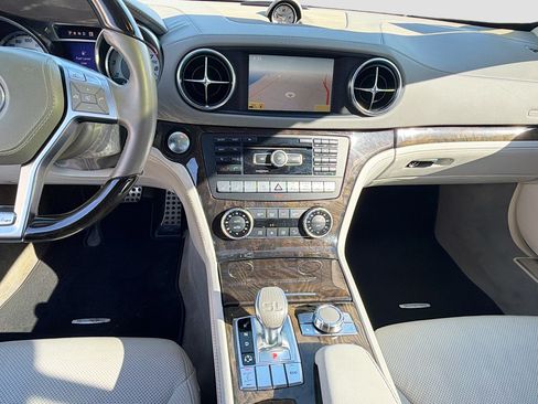 Used 2013 Mercedes-Benz SL 550 image 18