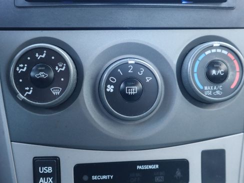 Used 2013 Toyota Corolla LE image 62