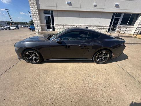 Used 2024 Ford Mustang Coupe RWD image 4