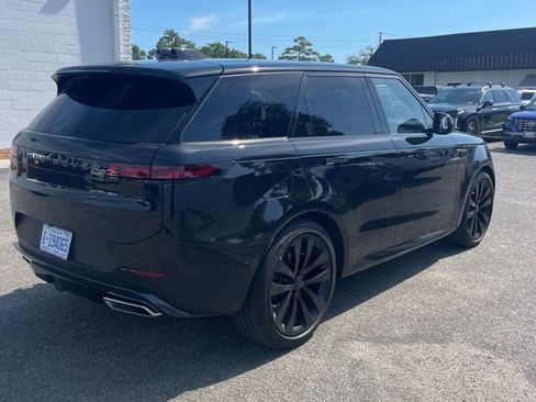 Used 2026 Land Rover Range Rover Sport SE AWD/4WD image 4